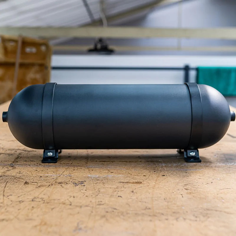 24 " 3 Gallon Black Seamless Tank By CompressAir