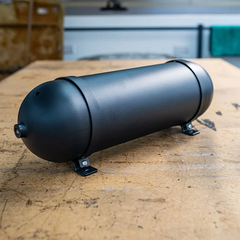 24 " 3 Gallon Black Seamless Tank By CompressAir